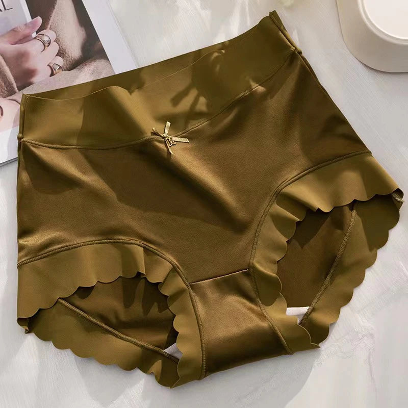 Calcinha Básica de Seda leve e Respirável