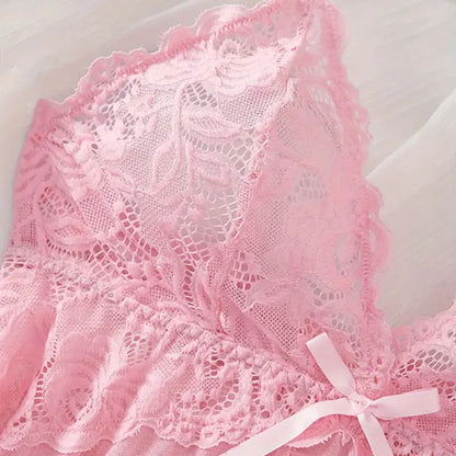 Babydoll e calcinha transparente em renda.