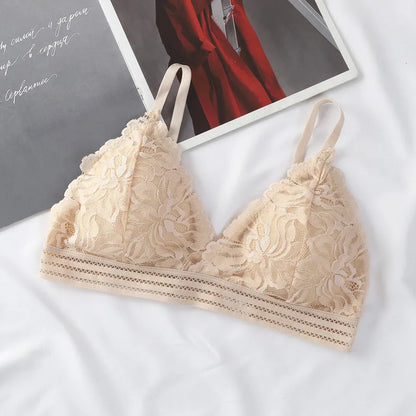 Sutiã Triângular com Bojo bordado.