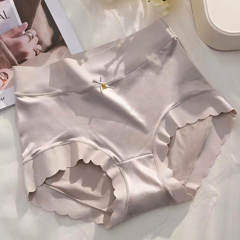 Calcinha Básica de Seda leve e Respirável