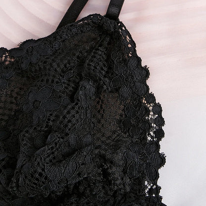 Sutiã triângular sem Bojo com Alça Fina de Renda Transparente.