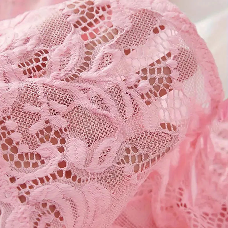 Babydoll e calcinha transparente em renda.